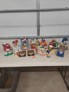 lot 3915 image: M&Ms Y2K Millennium Collection Set