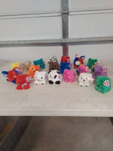 lot 3925 image: Puffkins Plush Animal Collection