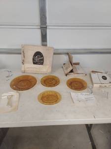 lot 3928 image: Tiara Amber Glass Serving Plates