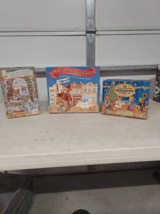 lot 3946 image: Cherished Teddies Collector Sets Bundle