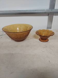 lot 3952 image: Tiara Amber Glass Floral Bowl Set