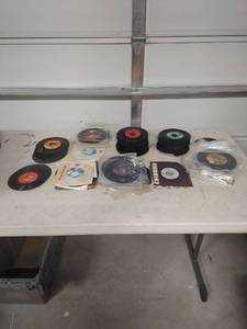 lot 4010 image: 45 RPM Records Collection