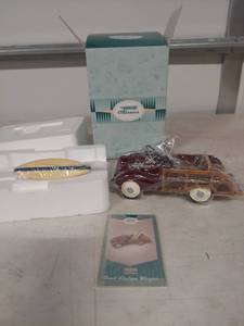 lot 4037 image: 1939 Ford Woody Station Wagon - Kiddie Car Classics