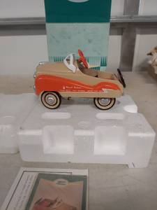 lot 4048 image: 1953 Murray Royal Deluxe Model Car