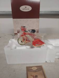 lot 4051 image: Hallmark 1935 Sky King Velocipede Kiddie Car Classics