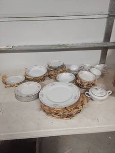 lot 4071 image: Fine China Dinnerware Set with Pink Floral Design
