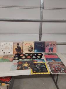 lot 4077 image: Record Album & 45 RPM Collection