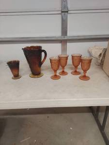 lot 4085 image: Tiara Glass Pitcher with Goblets