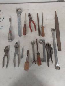 lot 4090 image: Mixed Hand Tool Collection