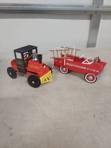 lot 4096 image: Casey Jones Cannonball Express and Fire Truck Model Car Set