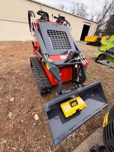 lot 5221 image: (ZJ-380) ZJG&nbsp- Red, Mini Skid Steer Loader - Unused