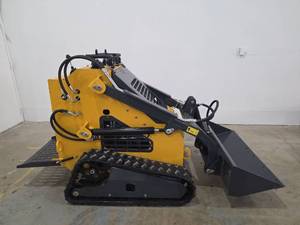 lot 2375 image: Mini ZJG Skid Steer Loader with Hydraulic System and 44 Bucket