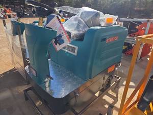 lot 2455 image: Starvox SV-1260 Industrial Floor Sweeper