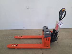lot 2472 image: Starvox Electric Pallet Jack WT-QD-Q2