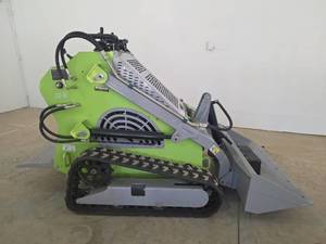 lot 2500 image: Starvox SV-480 Mini Skid Steer Loader