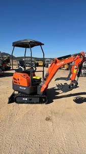 lot 2625 image: SDLANCH SDLE18P Mini Excavator - 1000KG Compact Digger - Orange