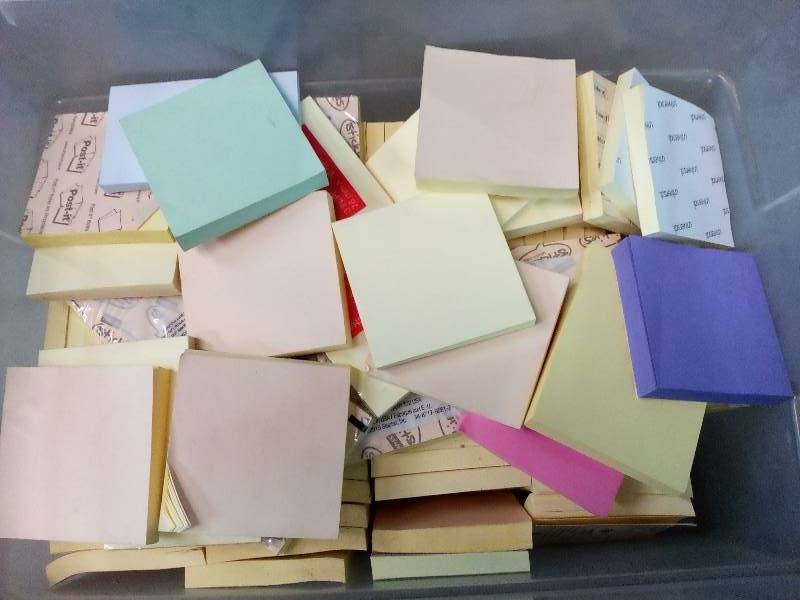 lot 102 image: Sticky Note Variety Lot