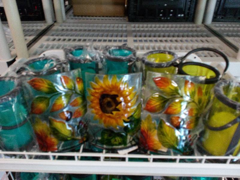 lot 106 image: Mix of Glass Battery LED Lanterns and Fall Candle Holders