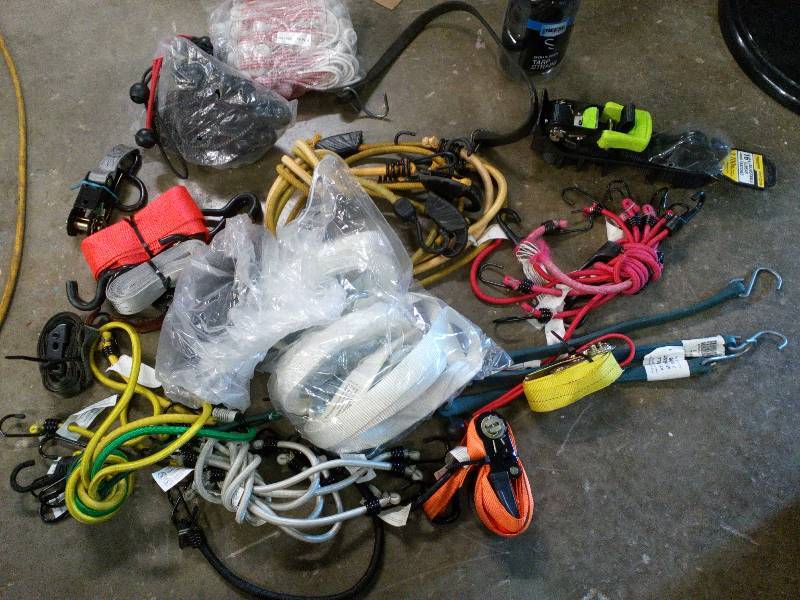 lot 141 image: Ratchet   Tarp   Bungee Straps