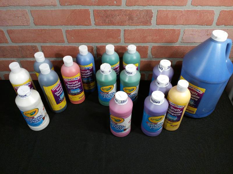 lot 185 image: Crayola and Colorations Tempera Paint Lot