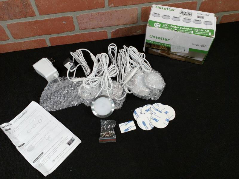 lot 197 image: Ustellar LED Under Cabinet Lights Kit