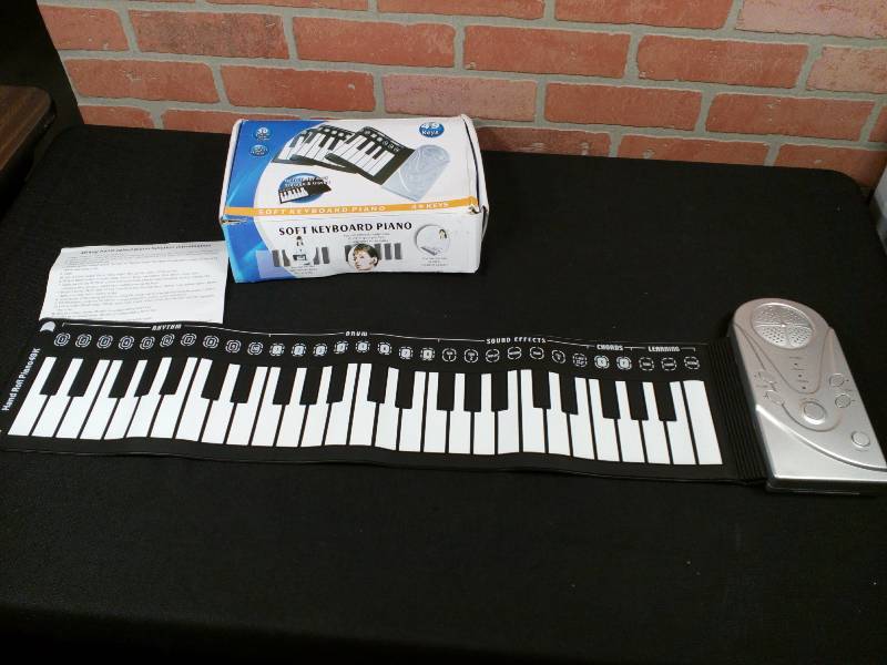 lot 198 image: 49-Key Soft Keyboard Piano