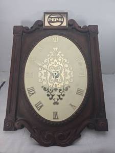 lot 10 image: 1970s Pepsi Embosograph Clock Display
