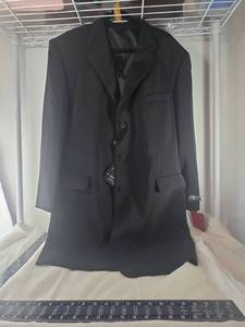 lot 13 image: Il Canto Italian Designer Black Suit