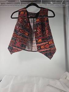 lot 14 image: Tribal Print Button-Up Vest