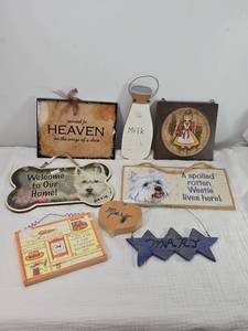 lot 45 image: Country Style Wall Decor Collection