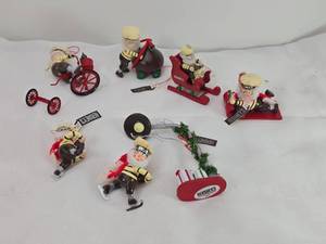 lot 68 image: Hersheys Christmas Ornament Collection