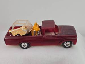 lot 75 image: 1960s Studebaker Lark Die-Cast Model Car