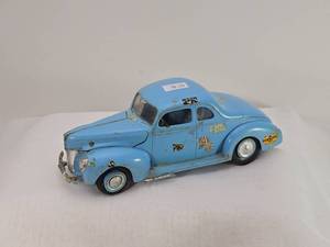lot 81 image: 1940s Mercury Coupe Taxi Die-Cast Model