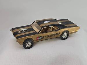 lot 82 image: 1960s HurstAiry Oldsmobile Promotional Model Car