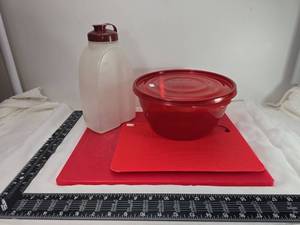 lot 92 image: Rubbermaid Food Storage Set with Red Cutting Boards