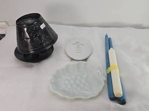lot 126 image: Metal and Glass Votive Candle Holder Set