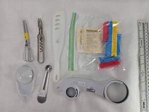 lot 145 image: Pampered Chef Kitchen Tool Set