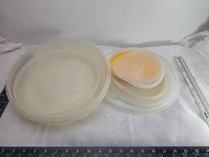 lot 163 image: Tupperware Measuring Bowl Set with Lids