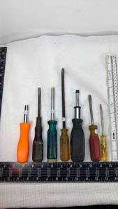 lot 190 image: Mixed Screwdriver Set - 7 Pieces