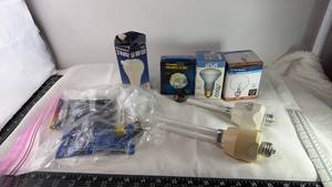lot 193 image: Mixed Lot Light Bulbs - Sylvania, Westinghouse & More