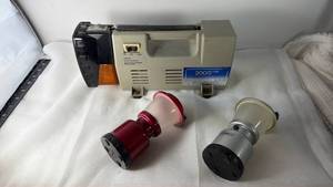 lot 199 image: 200 PSI Deluxe 12V Air Compressor with Light