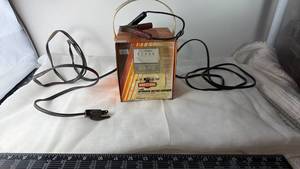 lot 200 image: Ray-O-Vac 6 Amp Automatic Battery Charger ROV-6A