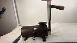 lot 238 image: Antique Cast Iron Grinder