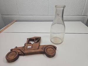 lot 247 image: Handcrafted Wooden Model plaque