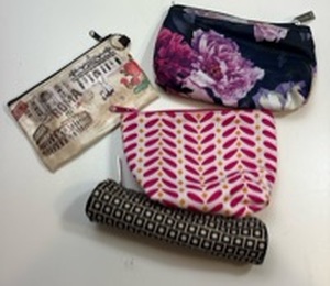 lot 264 image: Cosmetic Makeup Bags Collection - Set of 4
