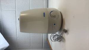 lot 269 image: Vicks Warm Steam Vaporizer V150