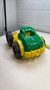lot 275 image: John Deere Tractor Toy
