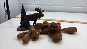 lot 290 image: Christmas Moose Plush and Wood Decor Set