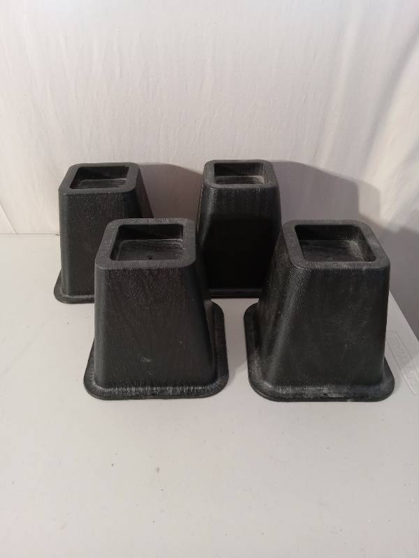 lot 40862 image: Set of 4 6 Furniture Risers
