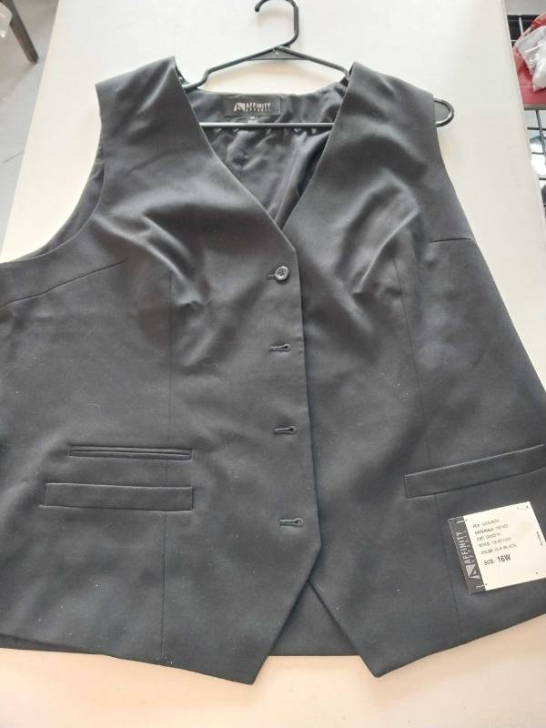 lot 40965 image: Affinity Apparel Black Vest Style 13-AF1291 Size 16W